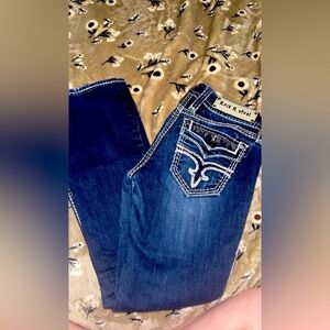 Rock reviver size 28 ￼
